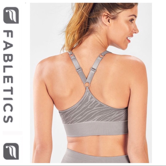 💕SALE💕 Fabletics Gray Jacquard Tank Top - Picture 3 of 8